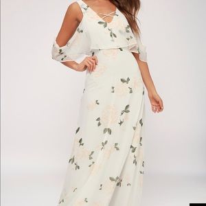 NWT Lulu’s White Floral Maxi Dress Size Small